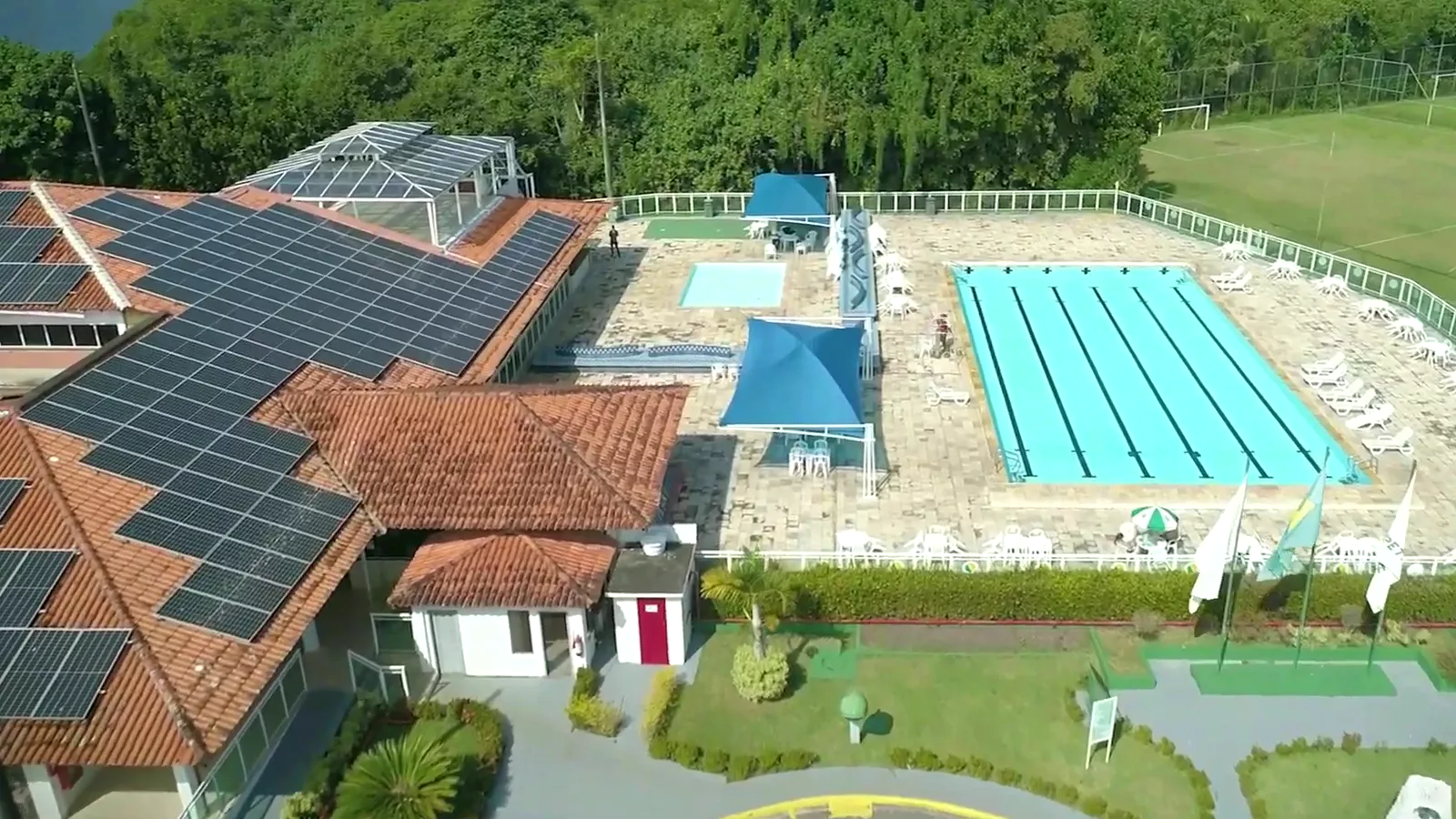 Piscinas adulto e infantil do CEPE RIO